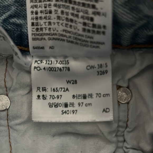 Levi’s Levi Strauss 501 Cutoff Button Fly Distressed Denim Jean Shorts Size 28 - Picture 8 of 8